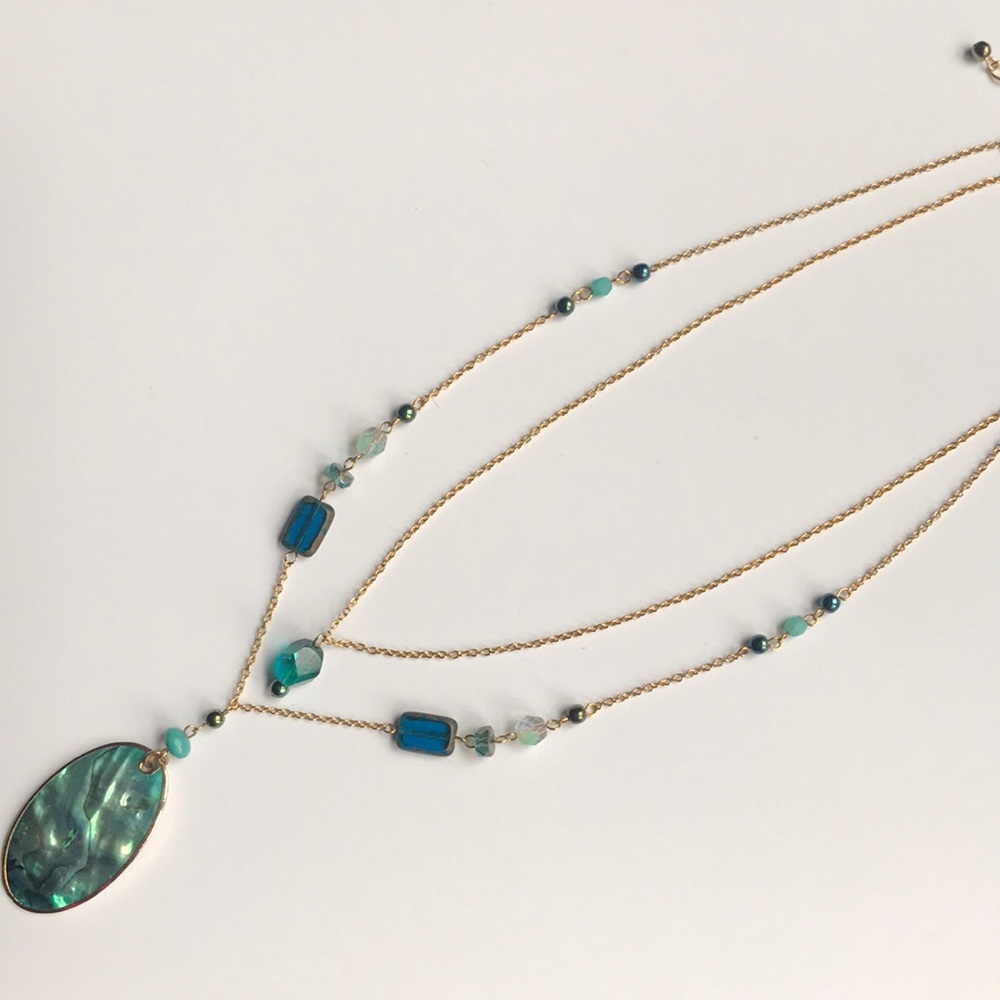 Green mother of pearl necklace